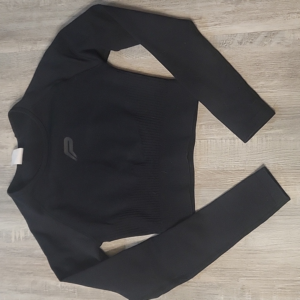 Pursue Fitness Long Sleeve Crop Top